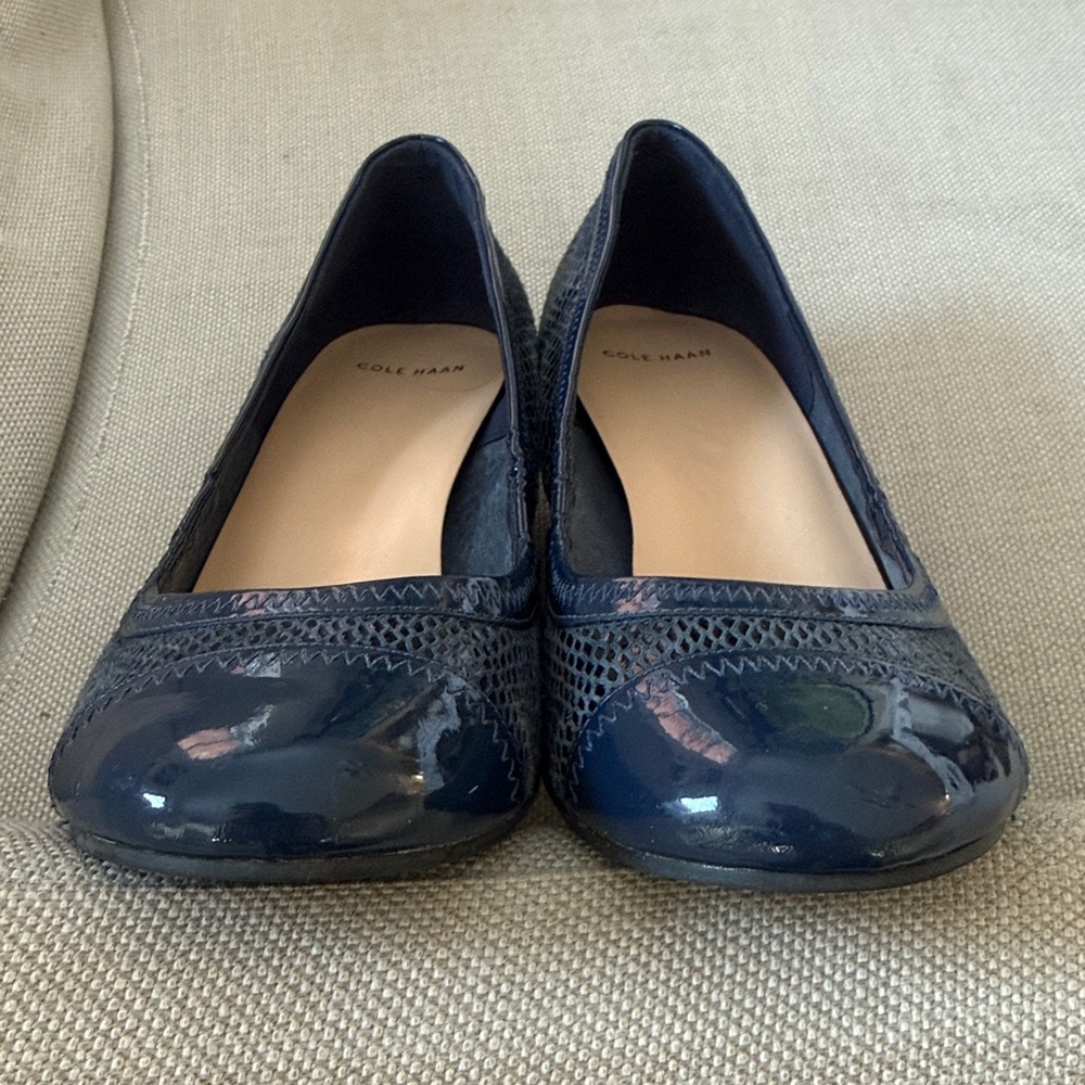 NWT NAVY 1.5” Wedge COLE HAAN Cap toe shoe stacked wedge & sole US 8.5 B in Box - Picture 5 of 13
